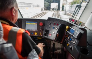 После нападения в 2017 году боссов TFL «не просили устанавливать барьеры» на Лондонском мосту   Crossrail «платит налогоплательщикам 25 миллионов фунтов стерлингов в год, чтобы заплатить водителям, несмотря на задержку»   Когда должен открыться Crossrail и каковы маршруты линии Элизабет